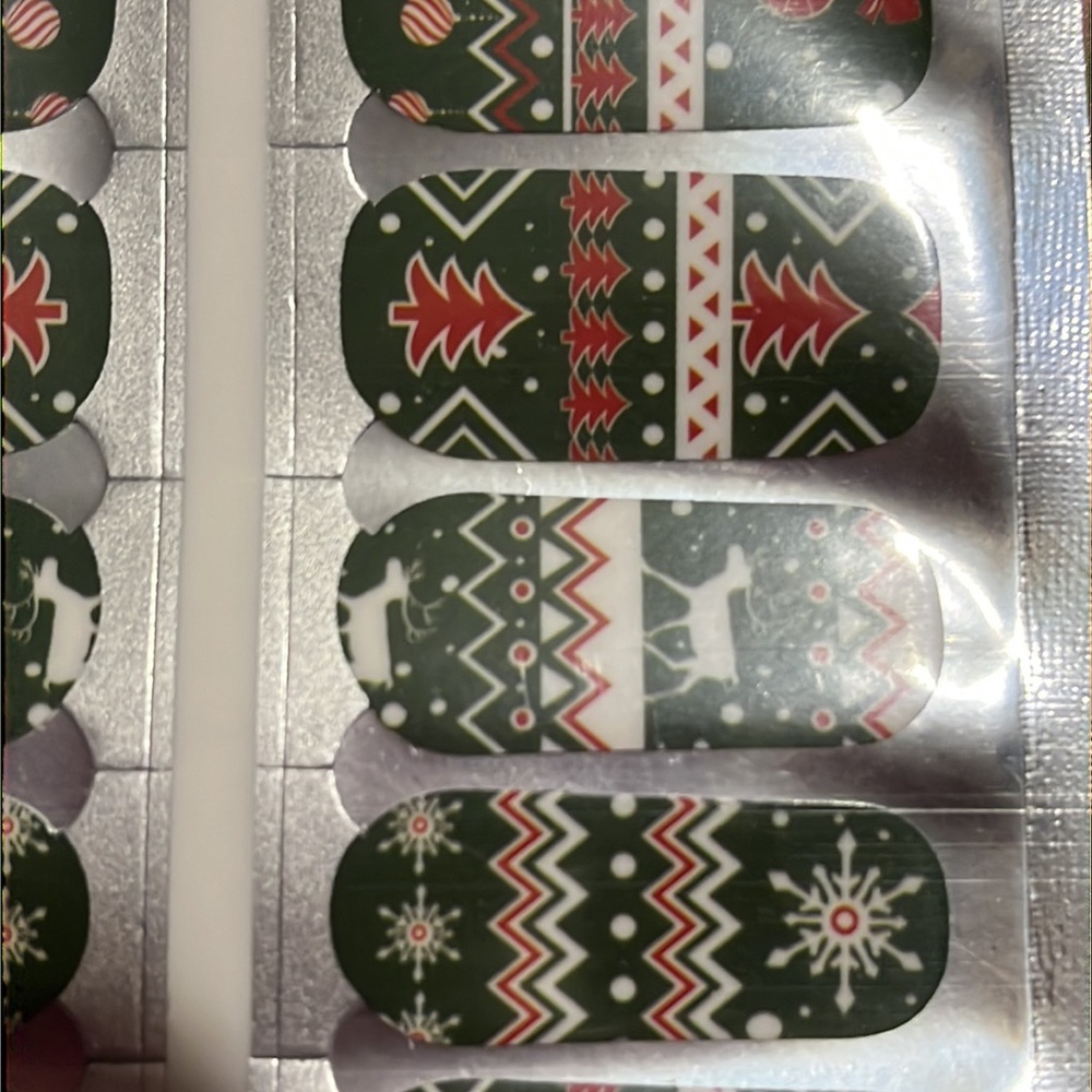 Christmas mail Polish strips NEW 🎄 16 strips